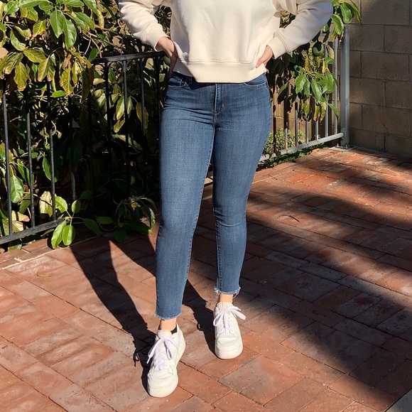 Levi’s | High Rise Super Skinny - Picture 1 of 3